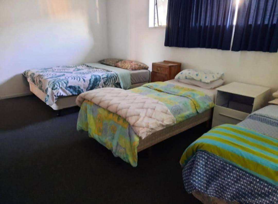 Papamoa Backpack House Hotel Exterior photo